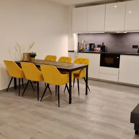 Wohnen Auf Zeit Mit E-ladesaeulen Monteure Lejlighed