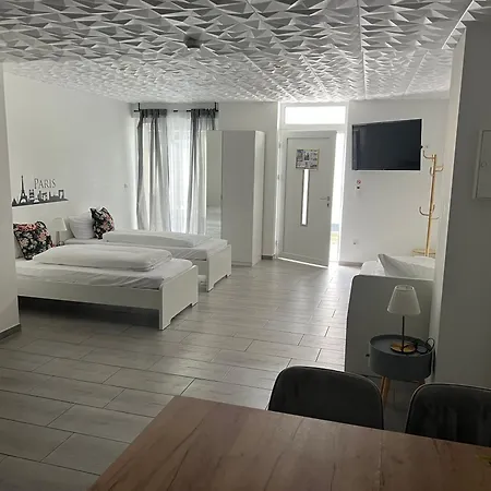 Wohnen Auf Zeit Mit E-ladesaeulen Monteure Lejlighed