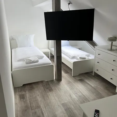 Wohnen Auf Zeit Mit E-ladesaeulen Monteure Appartamento Osnabrück